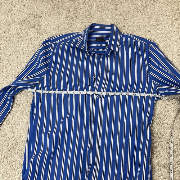 H&M Blue T-Shirt - Picture 9 of 14